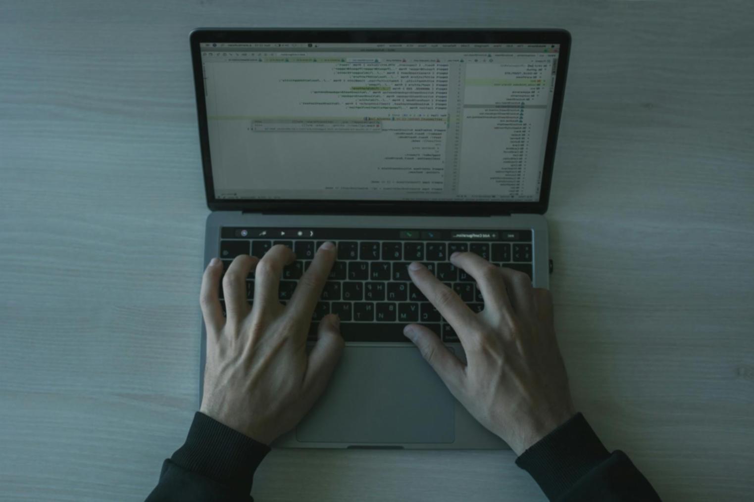 Dashboard de monitoreo de rendimiento de sistema IA en tiempo real